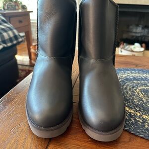 Australia Luxe Collective Joshua short boots NIB leather winter/shearling lined